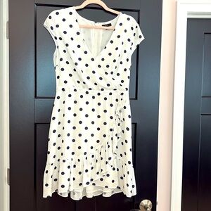 J. Crew White & Navy Polka Dot V-Neck, Front Cap Sleeve Ruffled,  Dress. Size 8